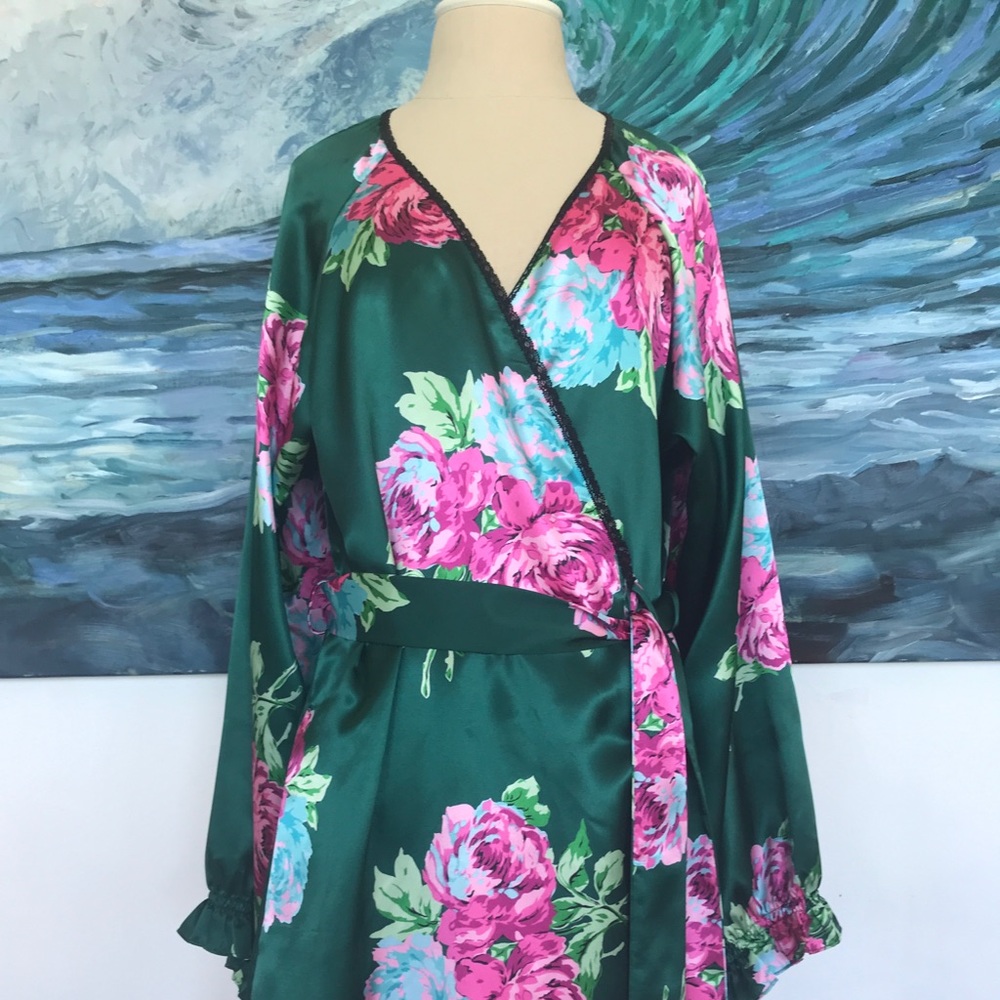 Betsy Johnson Robe